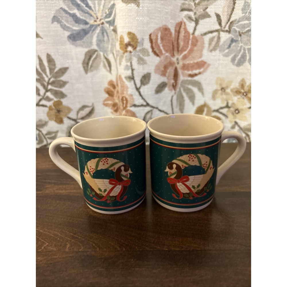 Vintage Hallmark 1986 Christmas Goose Mug 8oz Tea Coffee Cup Set of 2